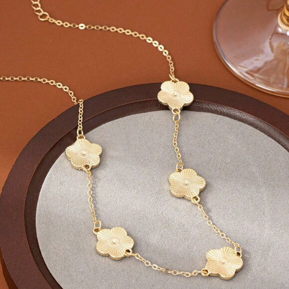 18K Gold Filled Clover Motif Station Necklace - Picture 4 of 5
